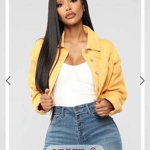 YELLOW JEAN JACKET☺️